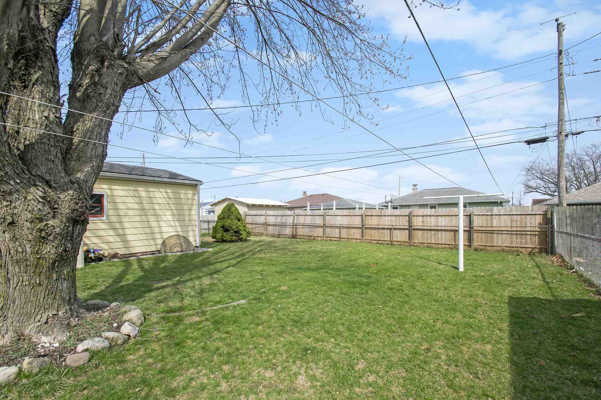 1636 Ryer Street South Bend, IN 46628 - Photo 17 of 20 Gallery Image 17