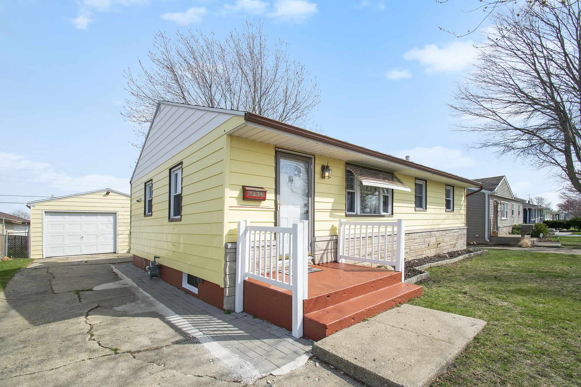 1636 Ryer Street South Bend, IN 46628 - Photo 3 of 20 Gallery Image 3
