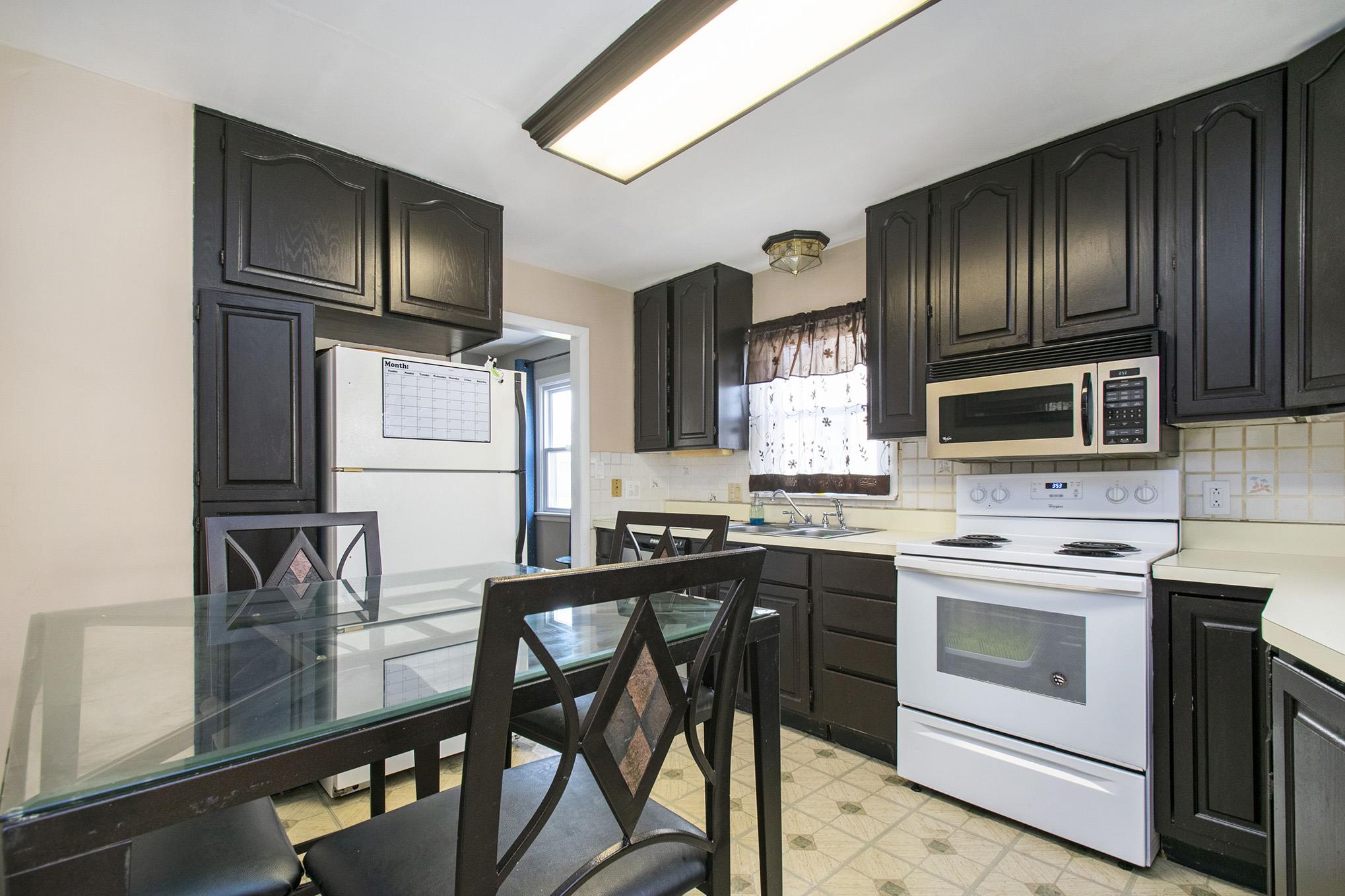 1636 Ryer Street South Bend, IN 46628 - Photo 6 of 20 Gallery Image 6