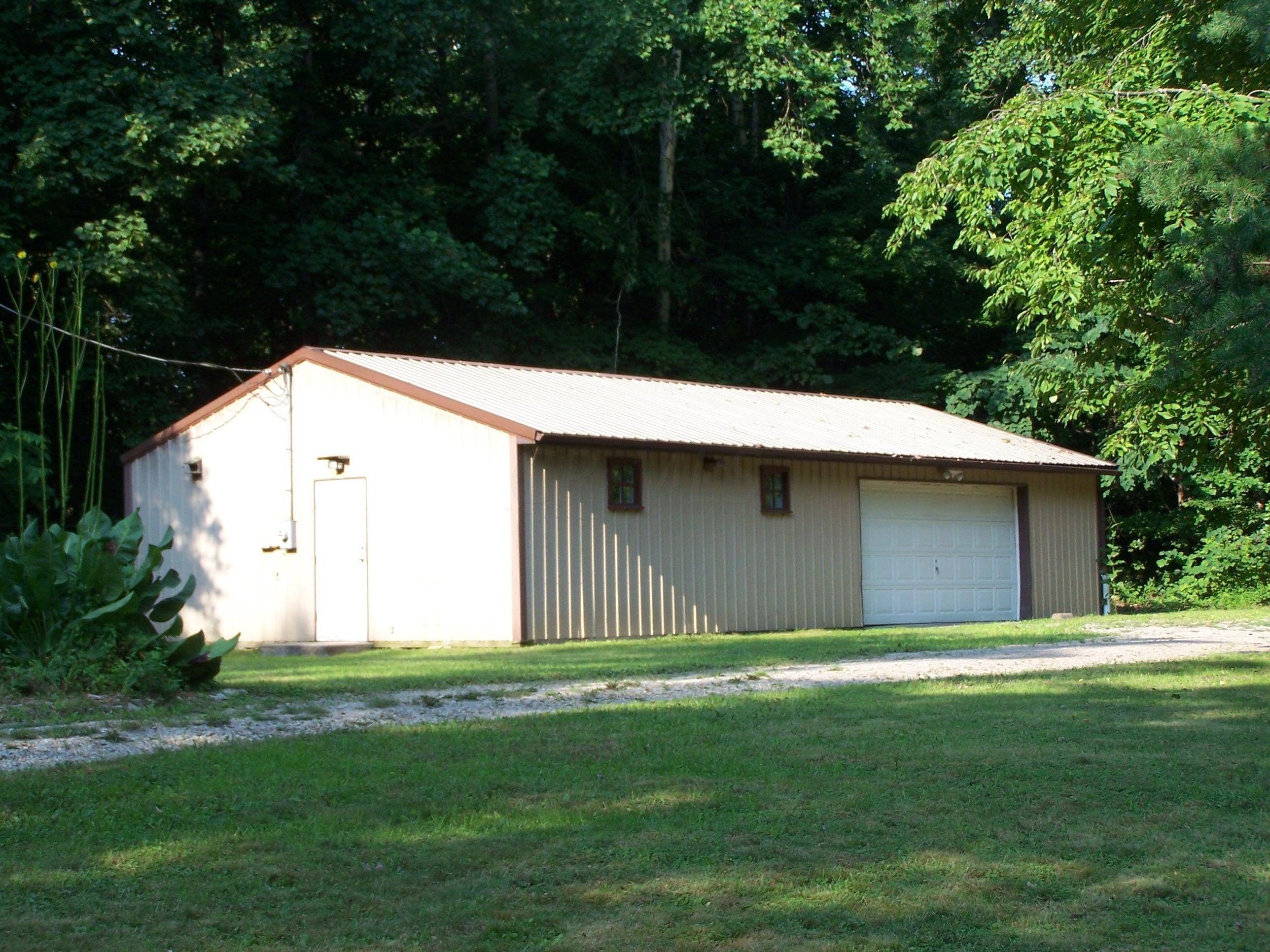 34897 Vickers Road Logan, OH 43138 - Photo 4 of 23 Gallery Image 4
