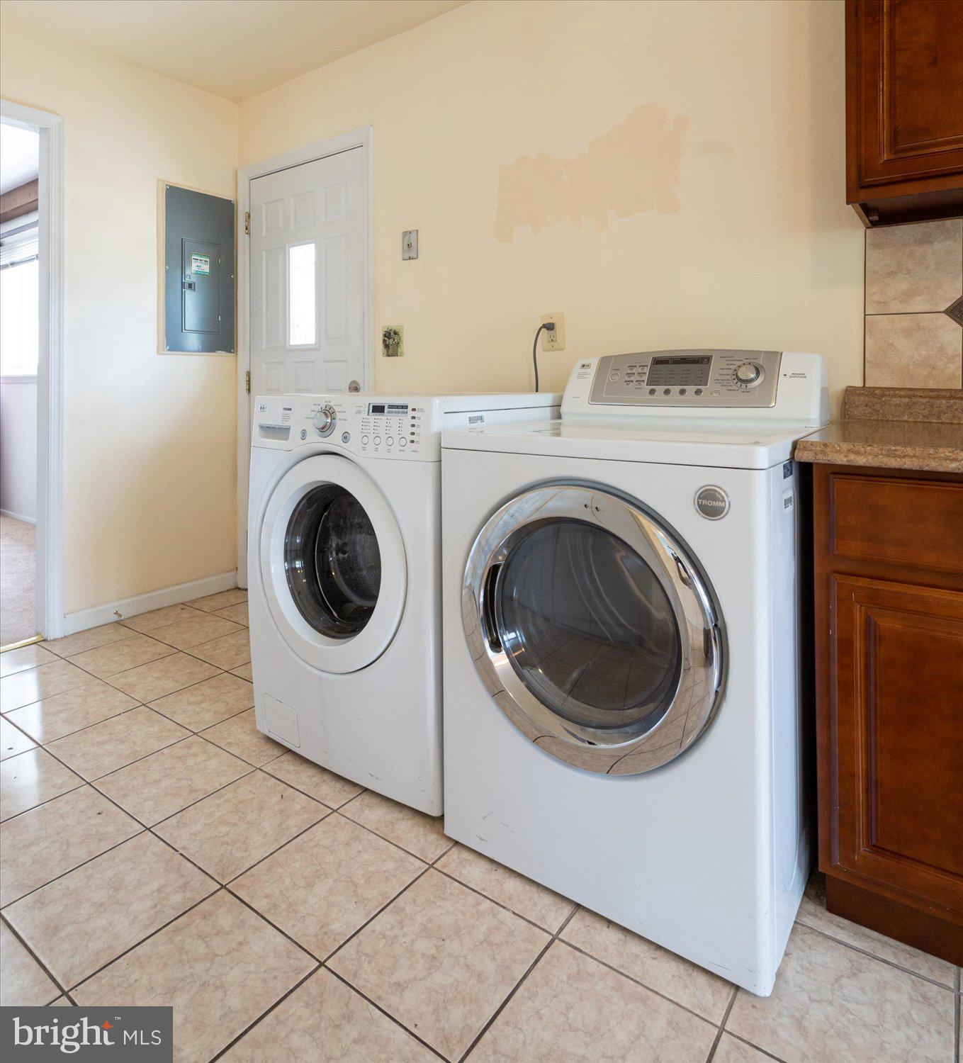 7207 Kennebunk Road Baltimore, MD 21244 - Photo 12 of 34 Washer/Dryer