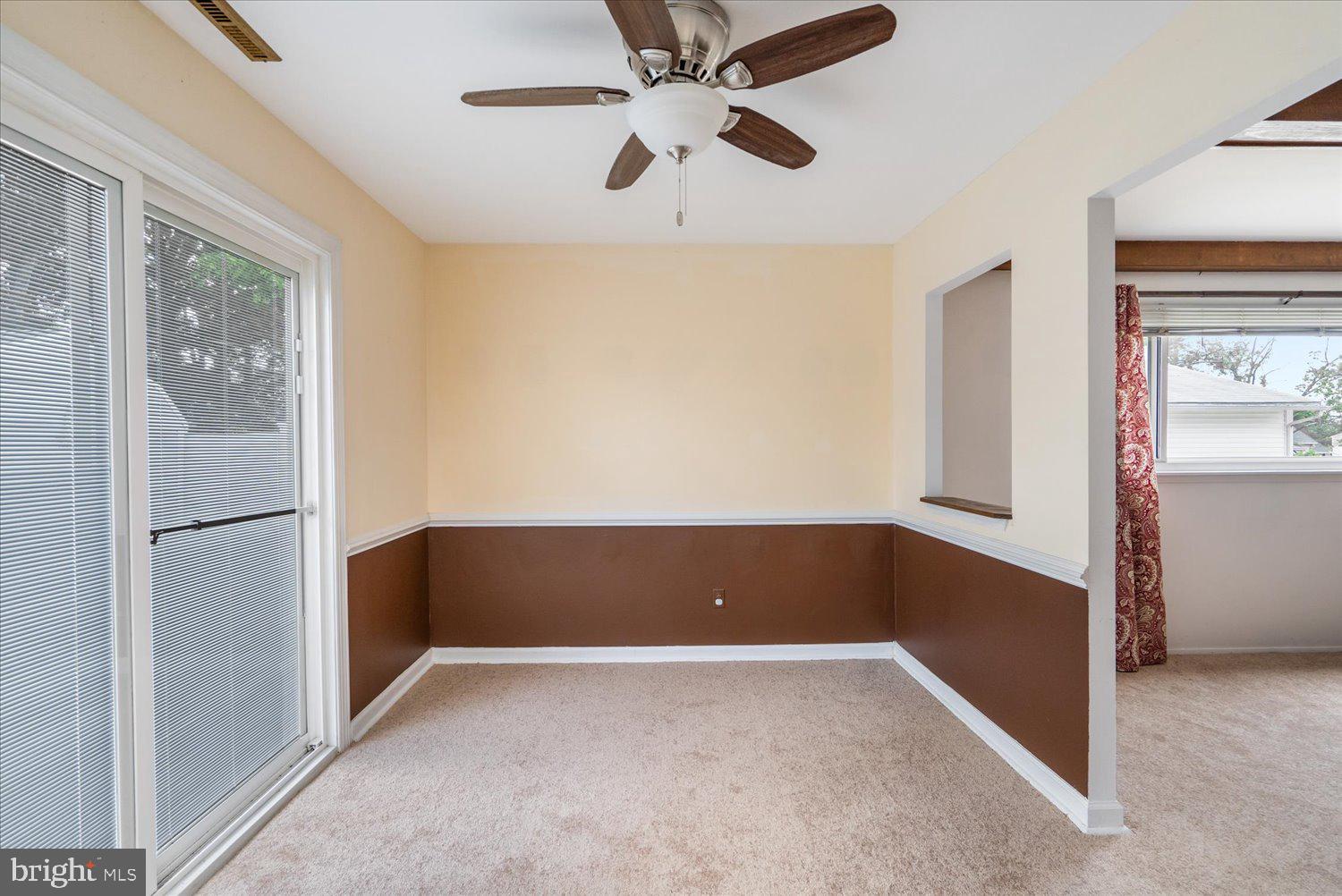 7207 Kennebunk Road Baltimore, MD 21244 - Photo 13 of 34 Den w/Slider to Backyard