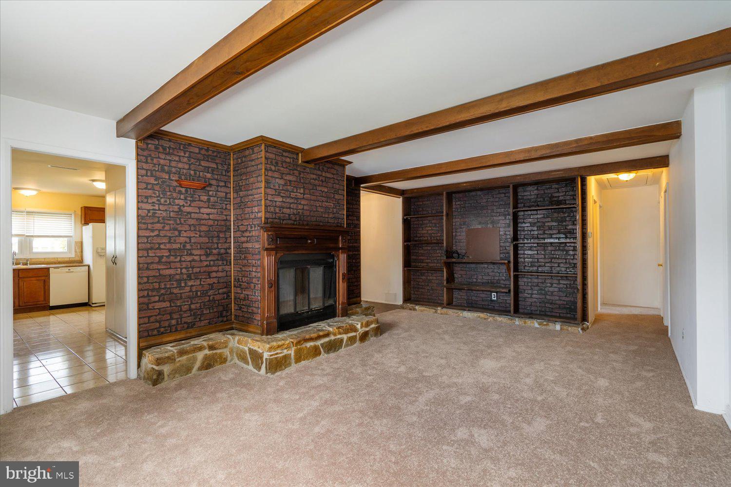 7207 Kennebunk Road Baltimore, MD 21244 - Photo 3 of 34 Living room w/new carpet