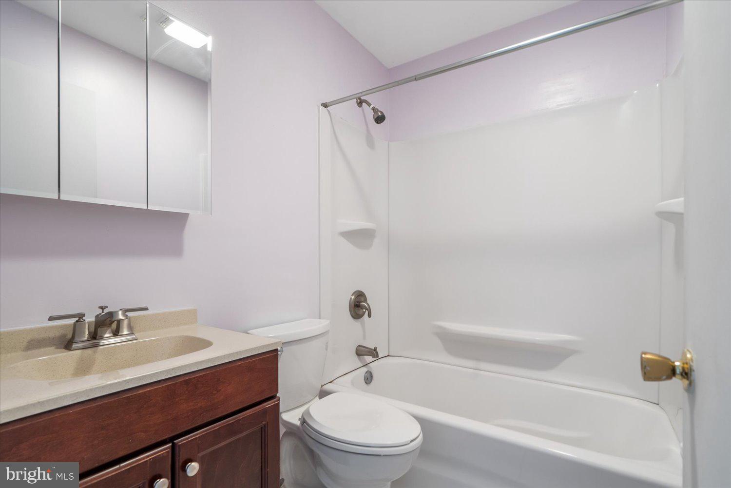 7207 Kennebunk Road Baltimore, MD 21244 - Photo 26 of 34 Hall Bath
