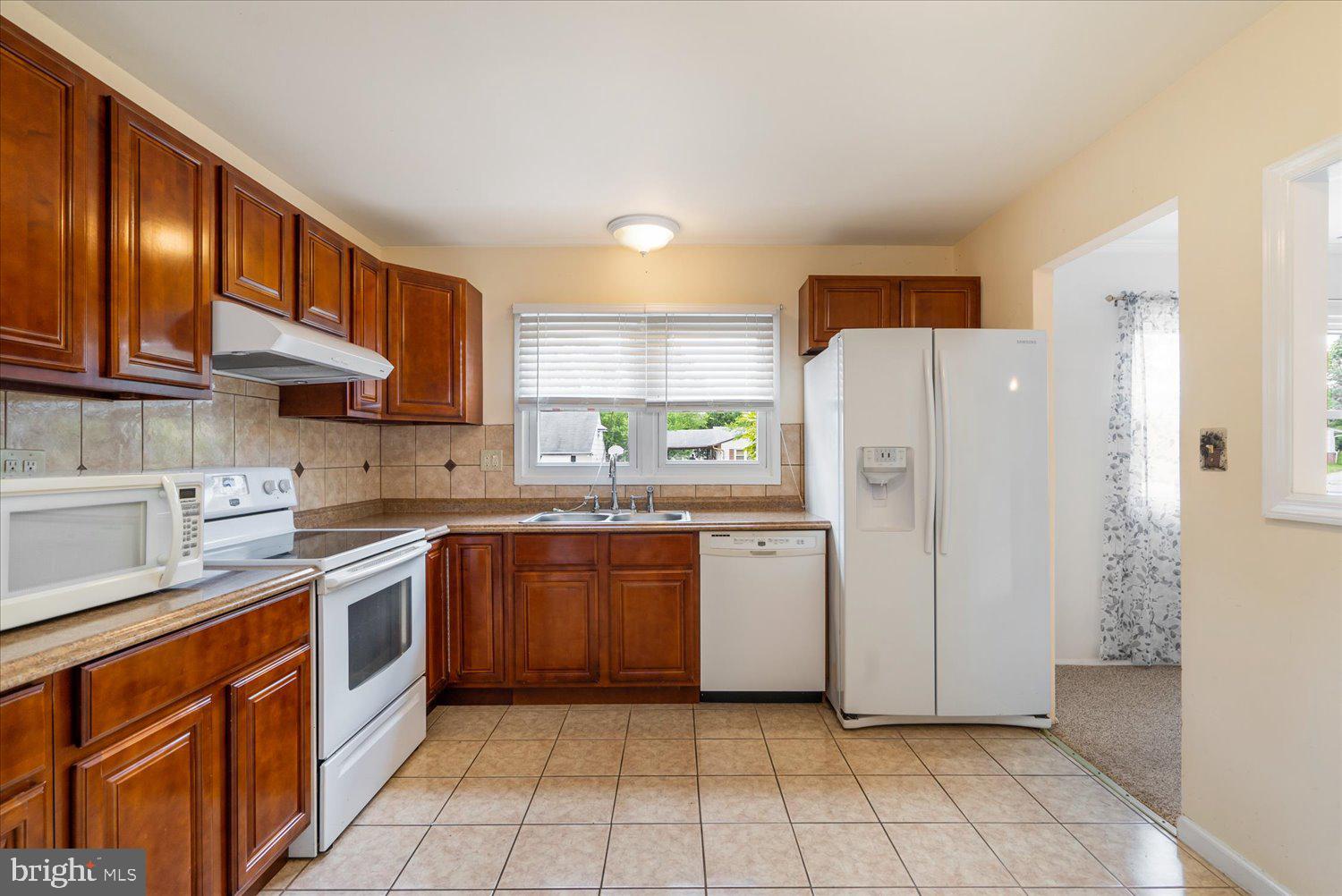 7207 Kennebunk Road Baltimore, MD 21244 - Photo 10 of 34 Kitchen
