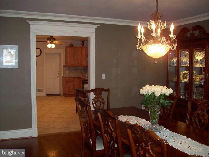 3302 Fallstaff Road Baltimore, MD 21215 - Photo 4 of 23 Dining Room