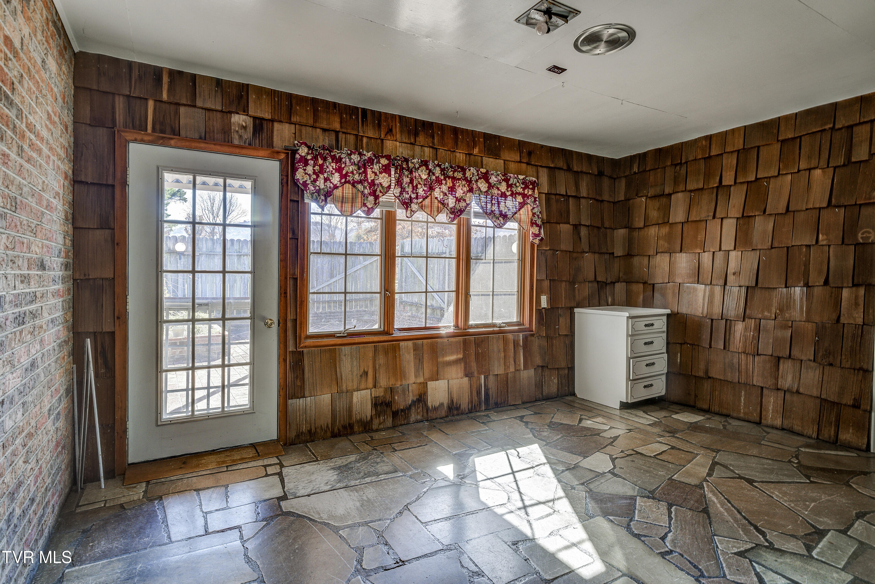 1208 North Main Avenue Erwin, TN 37650 - Photo 20 of 48 NorthMain-38