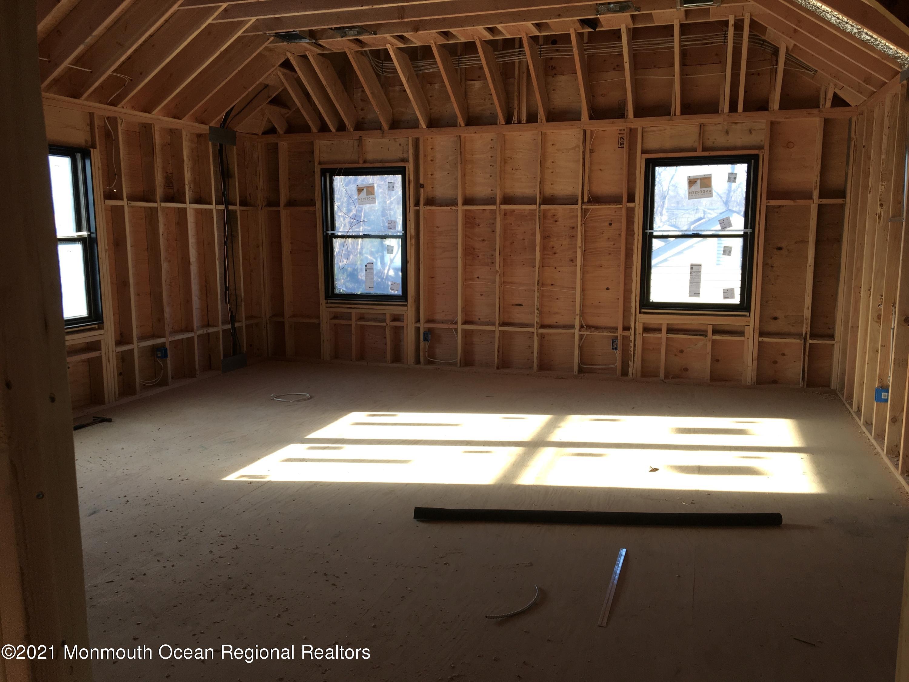 505 Wakefield Road Neptune Township, NJ 07753 - Photo 13 of 23 53151D31-DD2E-4348-9AA9-DBAF2927F9BF