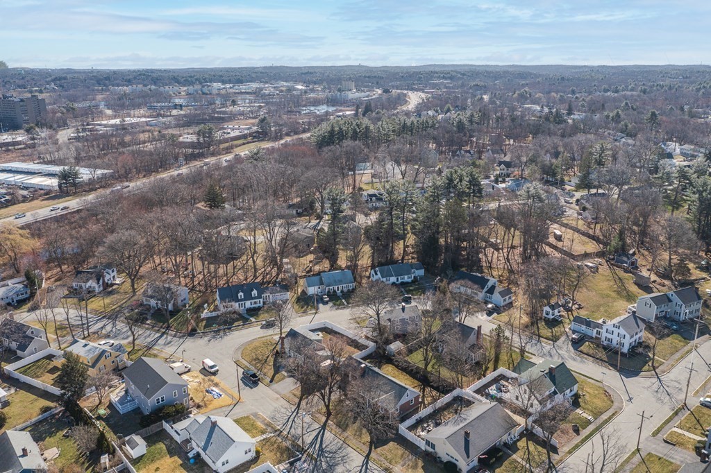 3 Swansea Road Wakefield, MA 01880 - Photo 4 of 36 Gallery Image 4