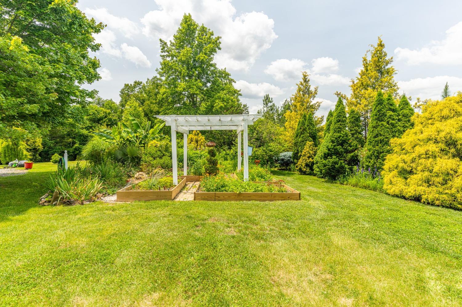 3297 Midway Road Phenix, VA 23959 - Photo 18 of 89