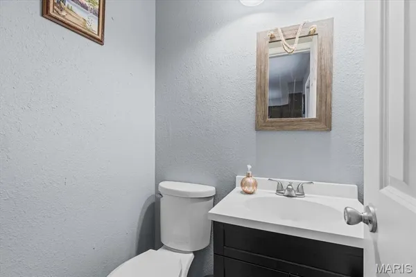 $184,000 | 325 North Van Buren Street, Trenton, IL 62293