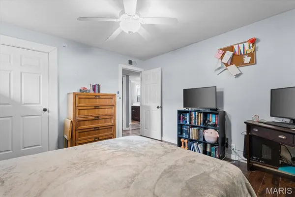 $184,000 | 325 North Van Buren Street, Trenton, IL 62293