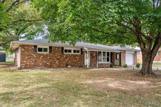 $197,000 | 325 North Van Buren Street, Trenton, IL 62293