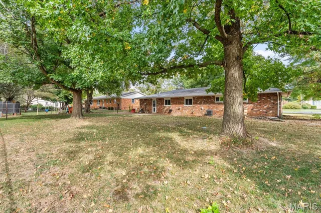 $197,000 | 325 North Van Buren Street, Trenton, IL 62293