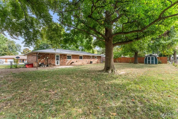 $184,000 | 325 North Van Buren Street, Trenton, IL 62293