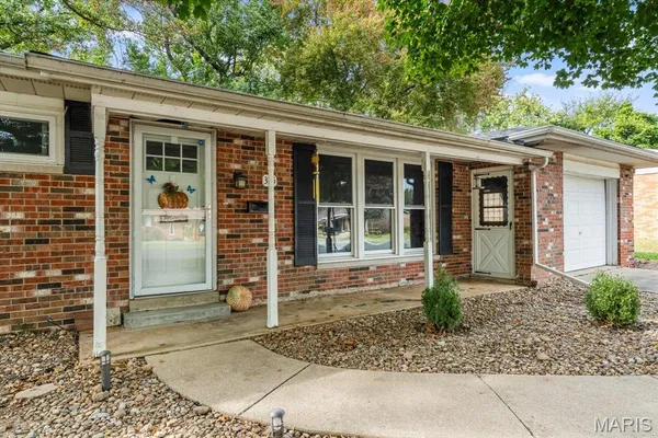 $184,000 | 325 North Van Buren Street, Trenton, IL 62293