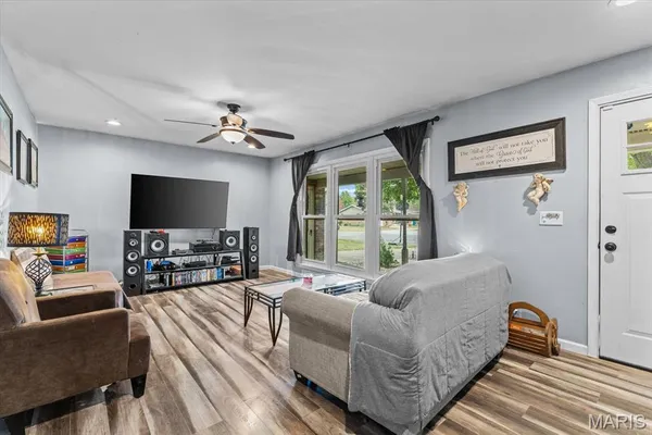 $184,000 | 325 North Van Buren Street, Trenton, IL 62293