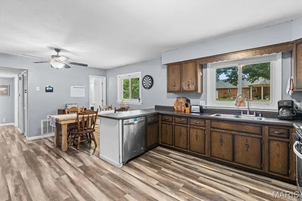 $184,000 | 325 North Van Buren Street, Trenton, IL 62293