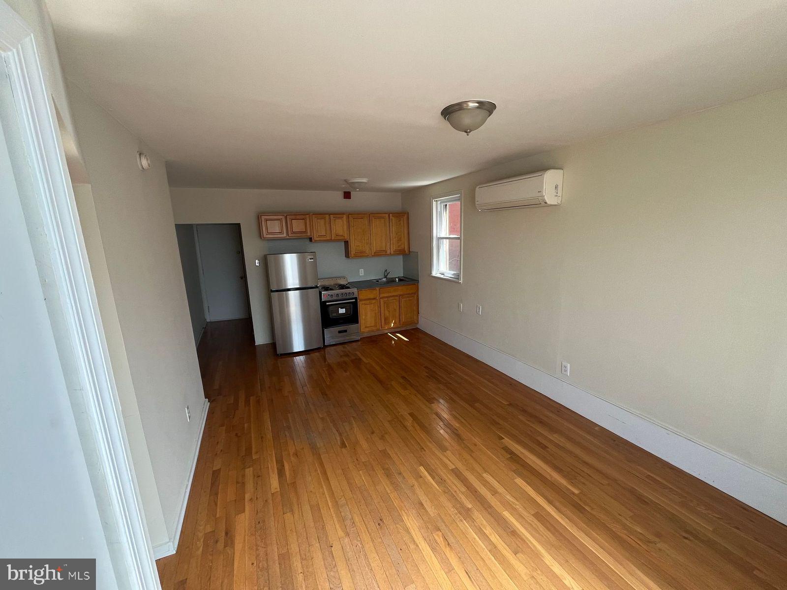 1518 South Broad Street, Unit 2R Philadelphia, PA 19146 - Photo 2 of 8