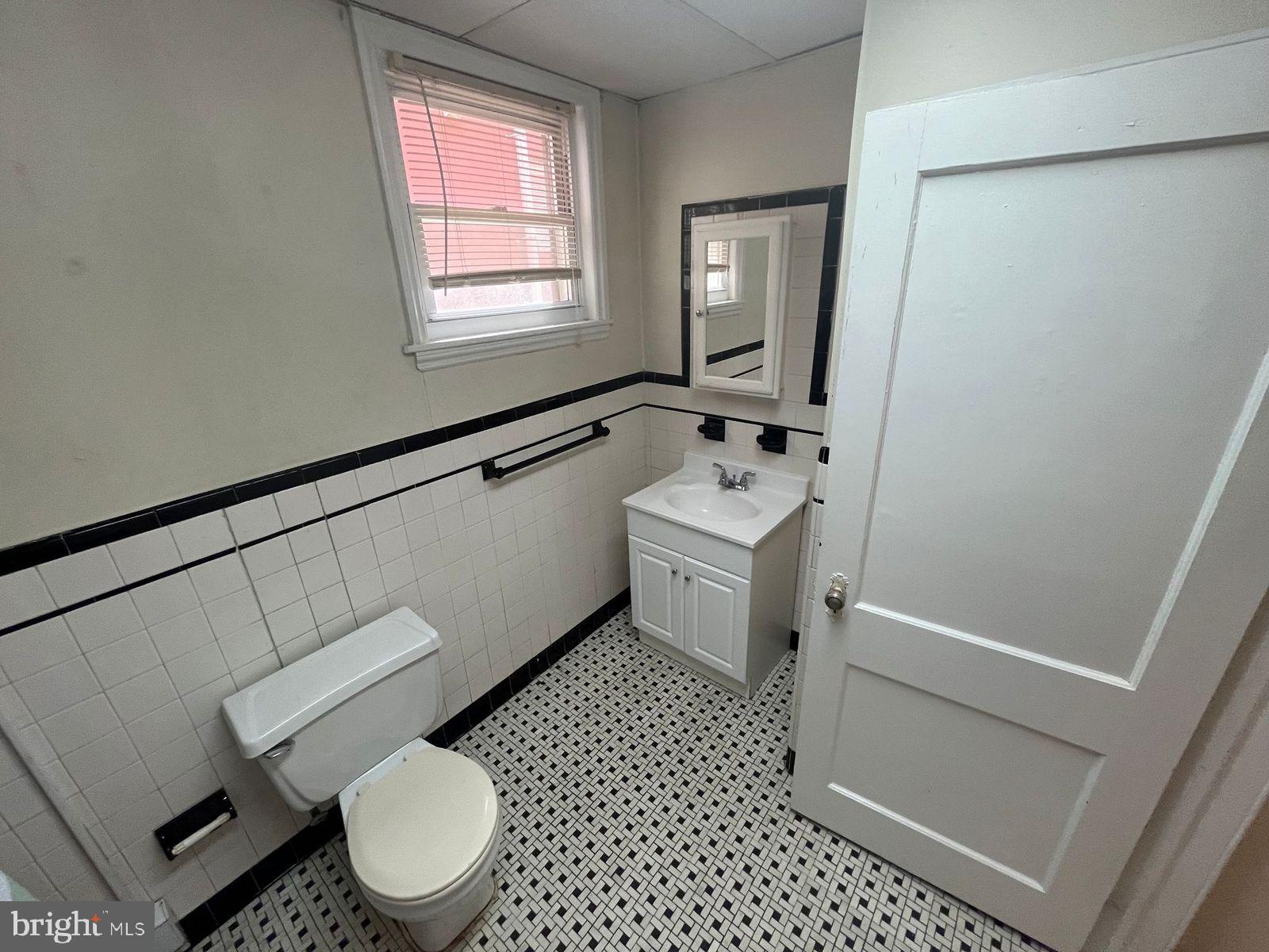 1518 South Broad Street, Unit 2R Philadelphia, PA 19146 - Photo 6 of 8