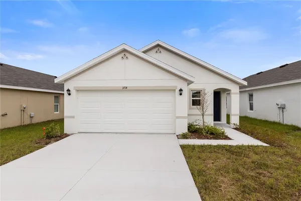 $2,600 | 3718 Mannered Gold Avenue, Bradenton, FL 34208