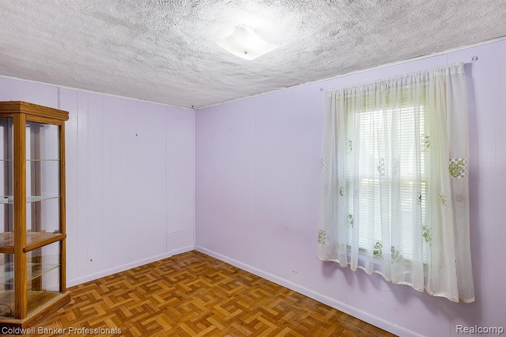 1460 Courtland Boulevard Rochester, MI 48307 - Photo 12 of 23