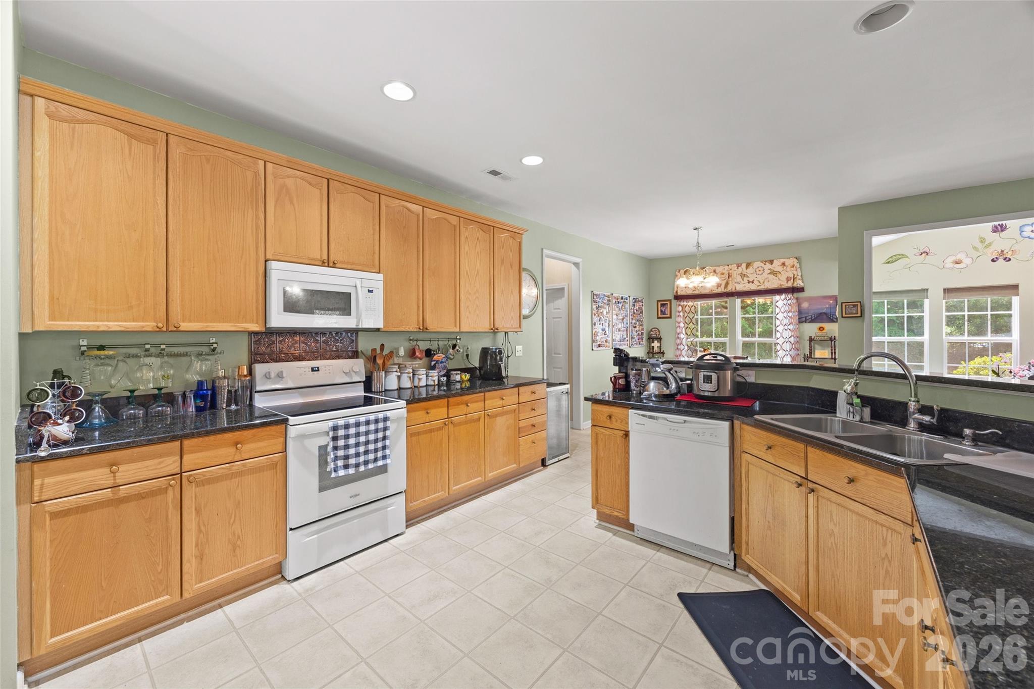 659 East Cheval Drive Fort Mill, SC 29708 - Photo 9 of 46
