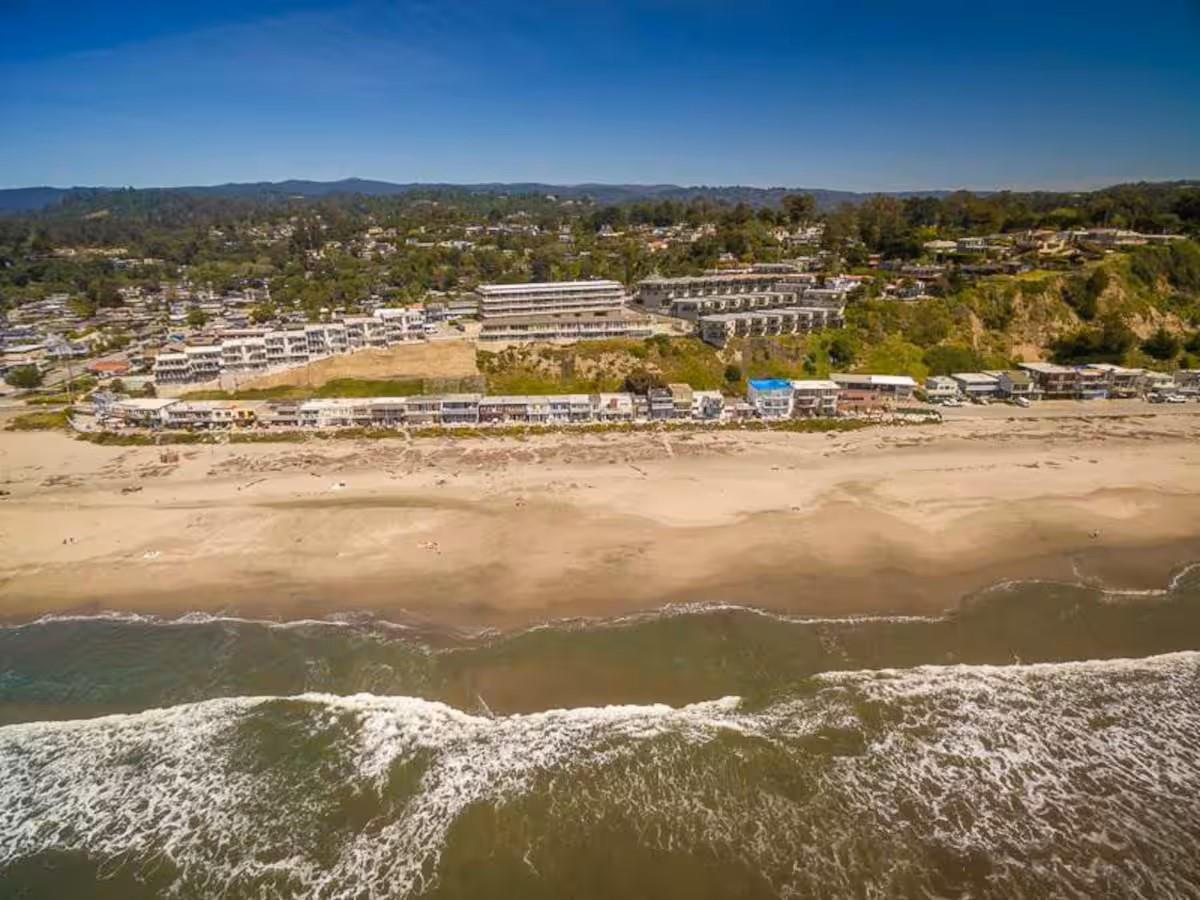 240 Rio Del Mar Boulevard, Unit O Aptos, CA 95003 - Photo 24 of 25 a view of an ocean
