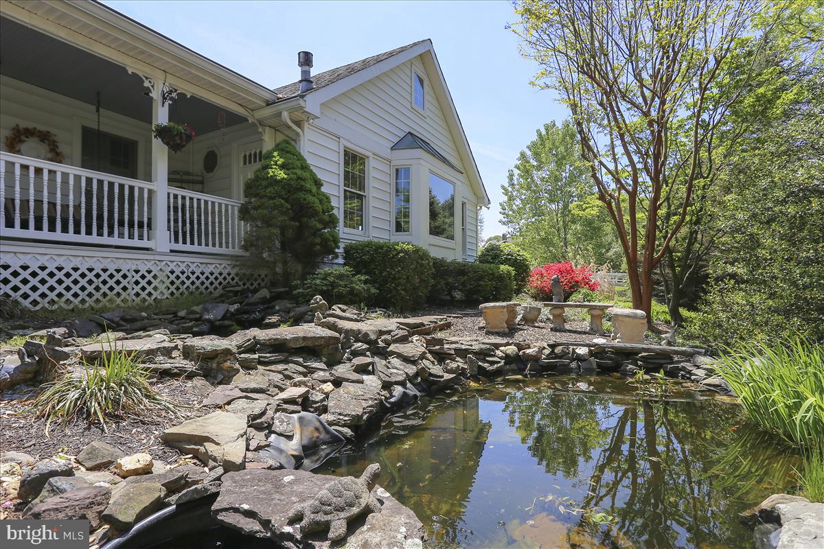 15431 Barnesville Road Boyds, MD 20841 - Photo 2 of 68 Beautifully maintained and recently remodeled