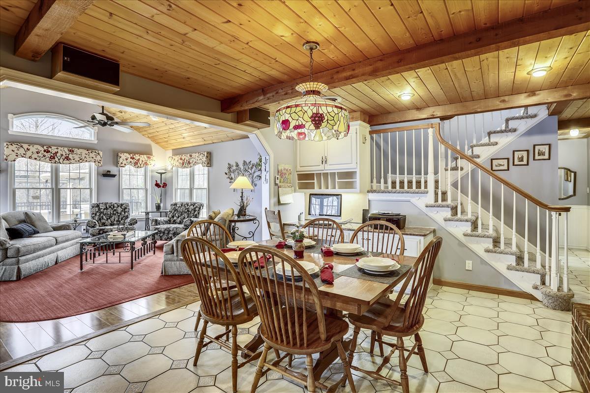 15431 Barnesville Road Boyds, MD 20841 - Photo 18 of 68 Breakfast room opening to great room