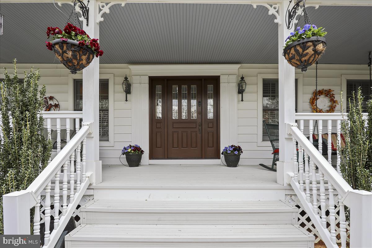 15431 Barnesville Road Boyds, MD 20841 - Photo 6 of 68 Staircase to front orch