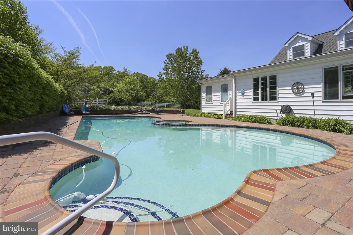 15431 Barnesville Road Boyds, MD 20841 - Photo 58 of 68 Pool