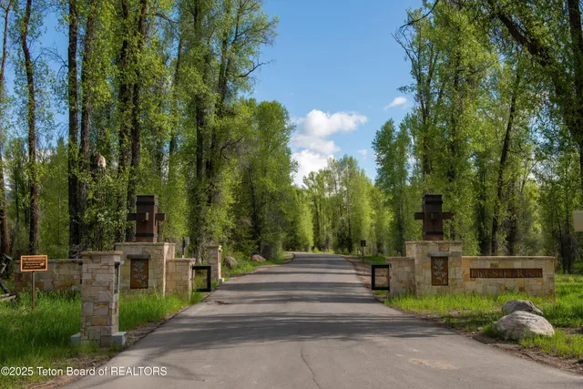 $7,500,000 | 375 South Indian Springs Ranch Drive, Jackson, WY 83001
