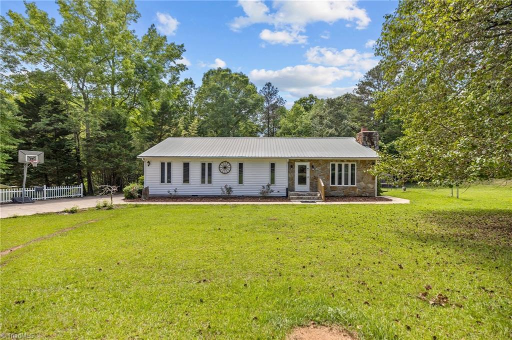 108 Palomino Road Carthage, NC 28327 - Photo 2 of 46 Gallery Image 2