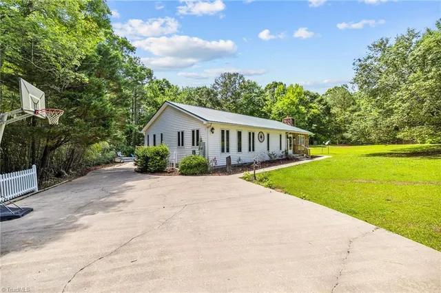 $360,000 | 108 Palomino Road, Carthage, NC 28327
