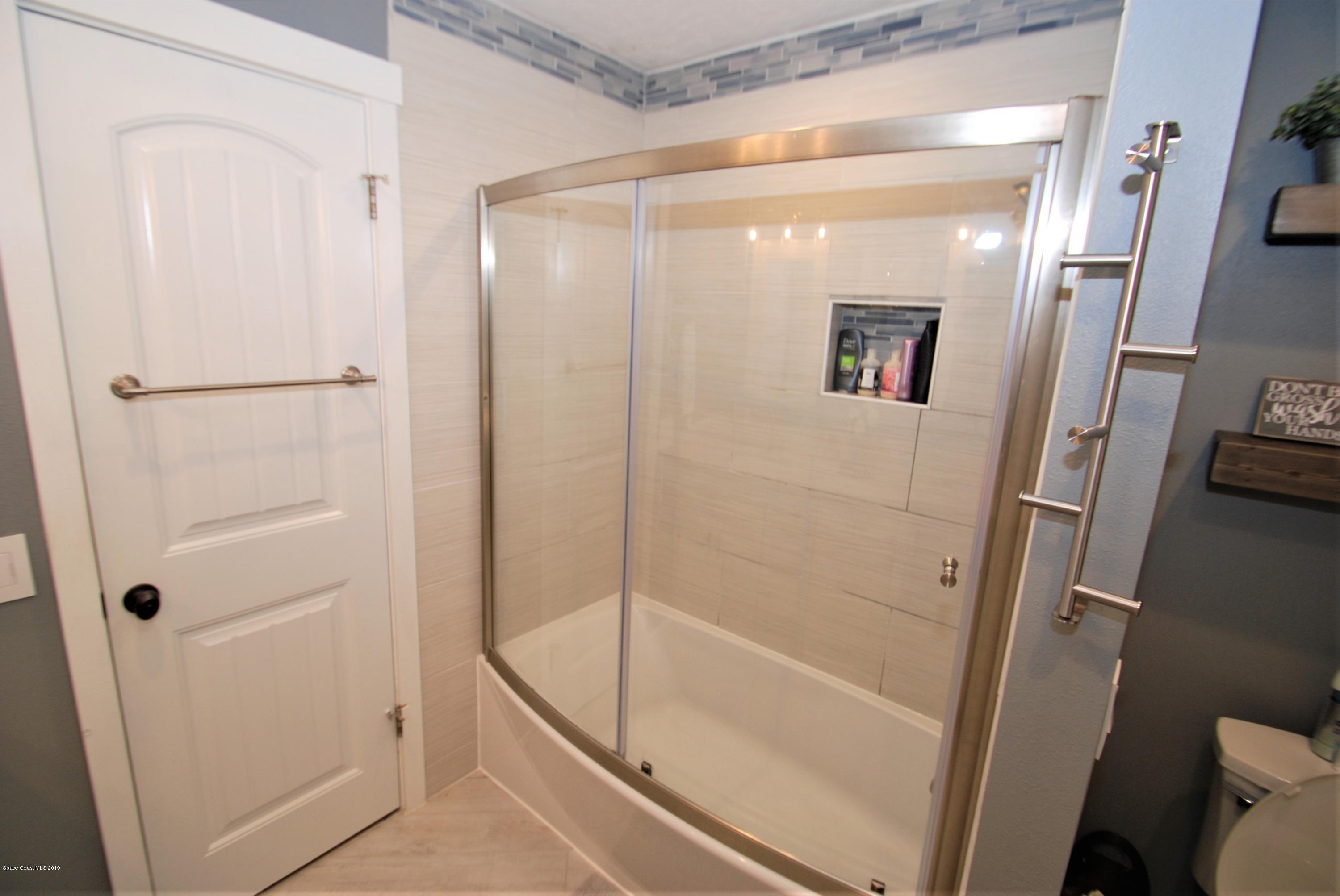 230 Sand Dollar Road Indialantic, FL 32903 - Photo 16 of 25 Bathroom 2