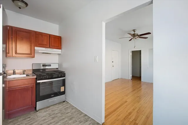 $1,075 | 1635 West Morse Avenue, Unit 205, Chicago, IL 60626