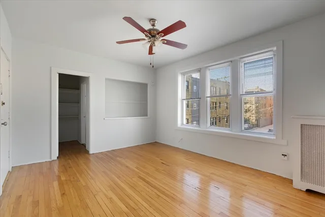 $1,075 | 1635 West Morse Avenue, Unit 205, Chicago, IL 60626