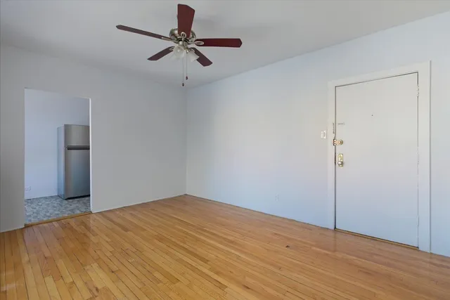 $1,075 | 1635 West Morse Avenue, Unit 205, Chicago, IL 60626