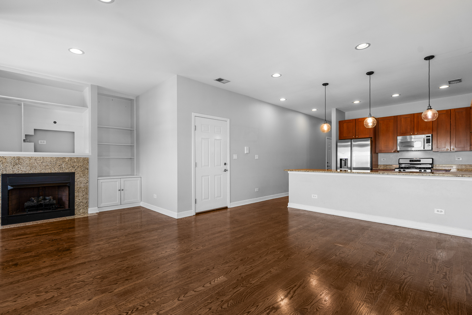 529 North Racine Avenue, Unit 3 Chicago, IL 60642 - Photo 8 of 22