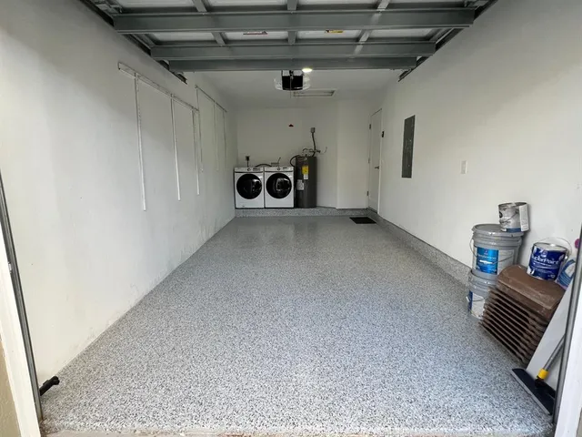 a view of a livingroom with furniture