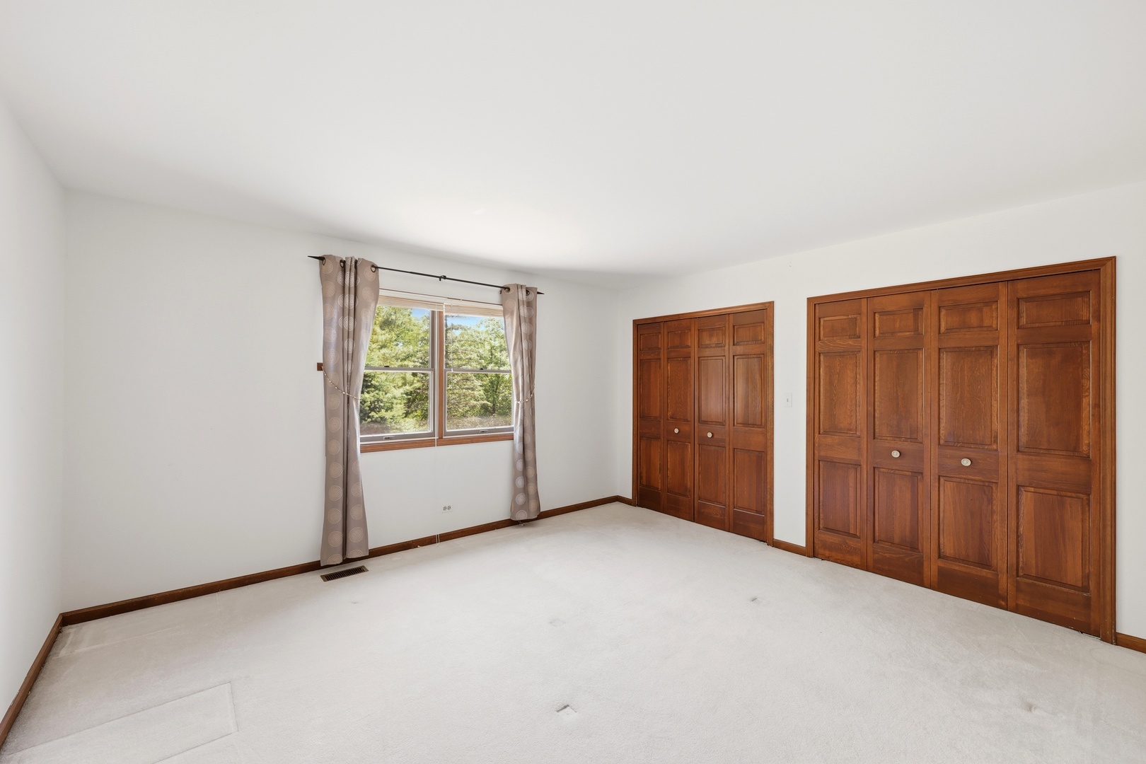 107 Roxborough Place Inverness, IL 60010 - Photo 25 of 42