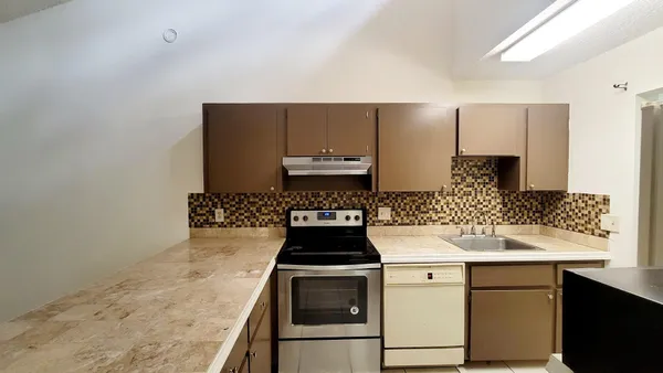 $2,250 | 3816 Southwest 69th Way, Unit 2Q, Miramar, FL 33023