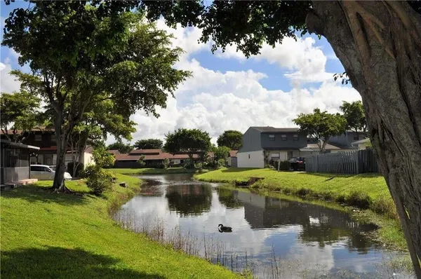 $2,250 | 3816 Southwest 69th Way, Unit 2Q, Miramar, FL 33023