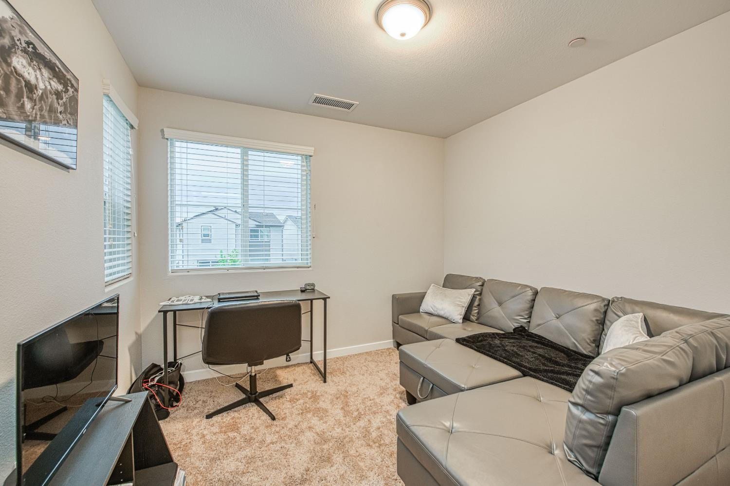 580 McCaffrey Way Madera, CA 93636 - Photo 22 of 42