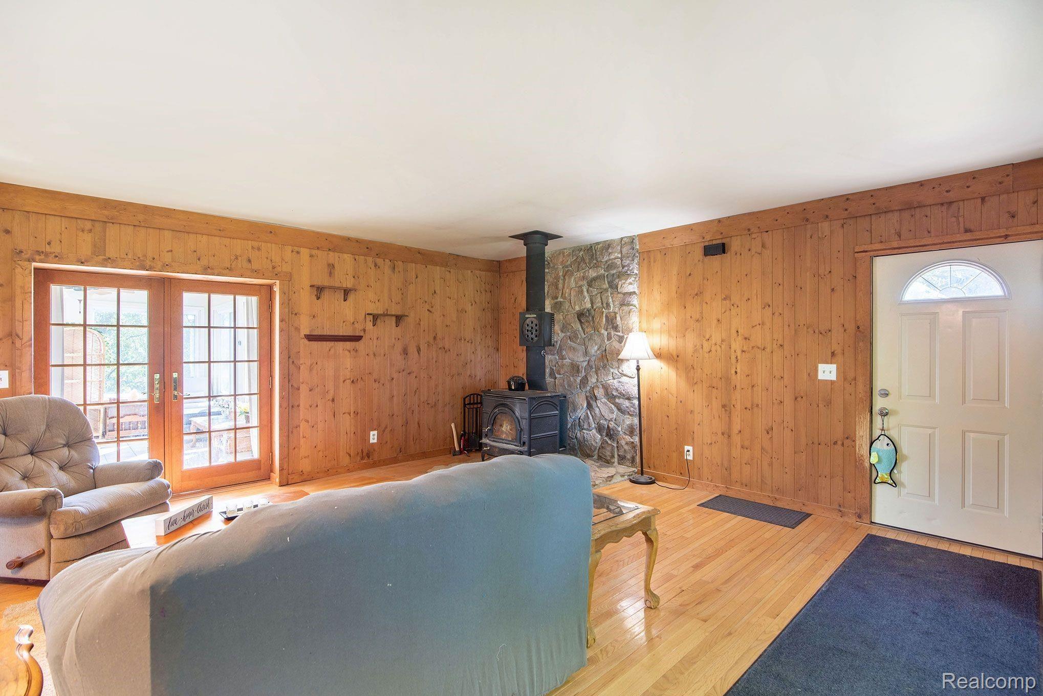 11942 North Latson Road Linden, MI 48451 - Photo 7 of 31 p2WHKmwY.jpeg