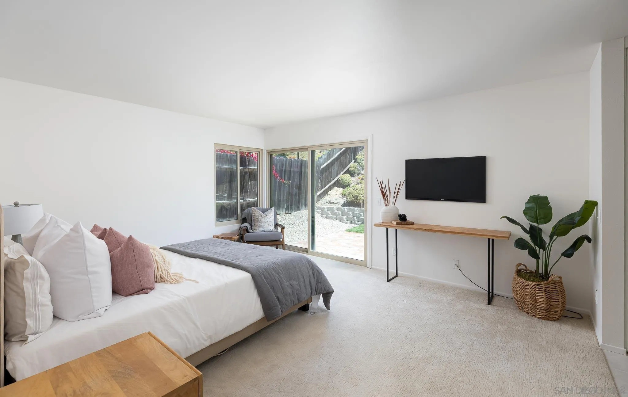 277 Rodney Avenue Encinitas, CA 92024 - Photo 12 of 19 Gallery Image 12