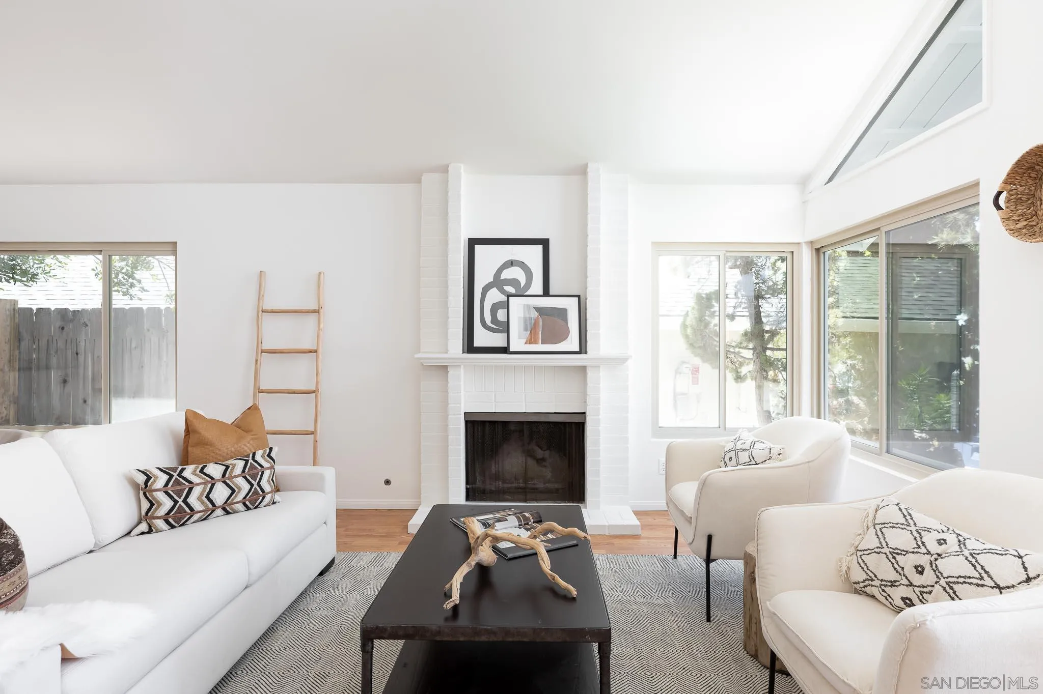 277 Rodney Avenue Encinitas, CA 92024 - Photo 4 of 19 Gallery Image 4