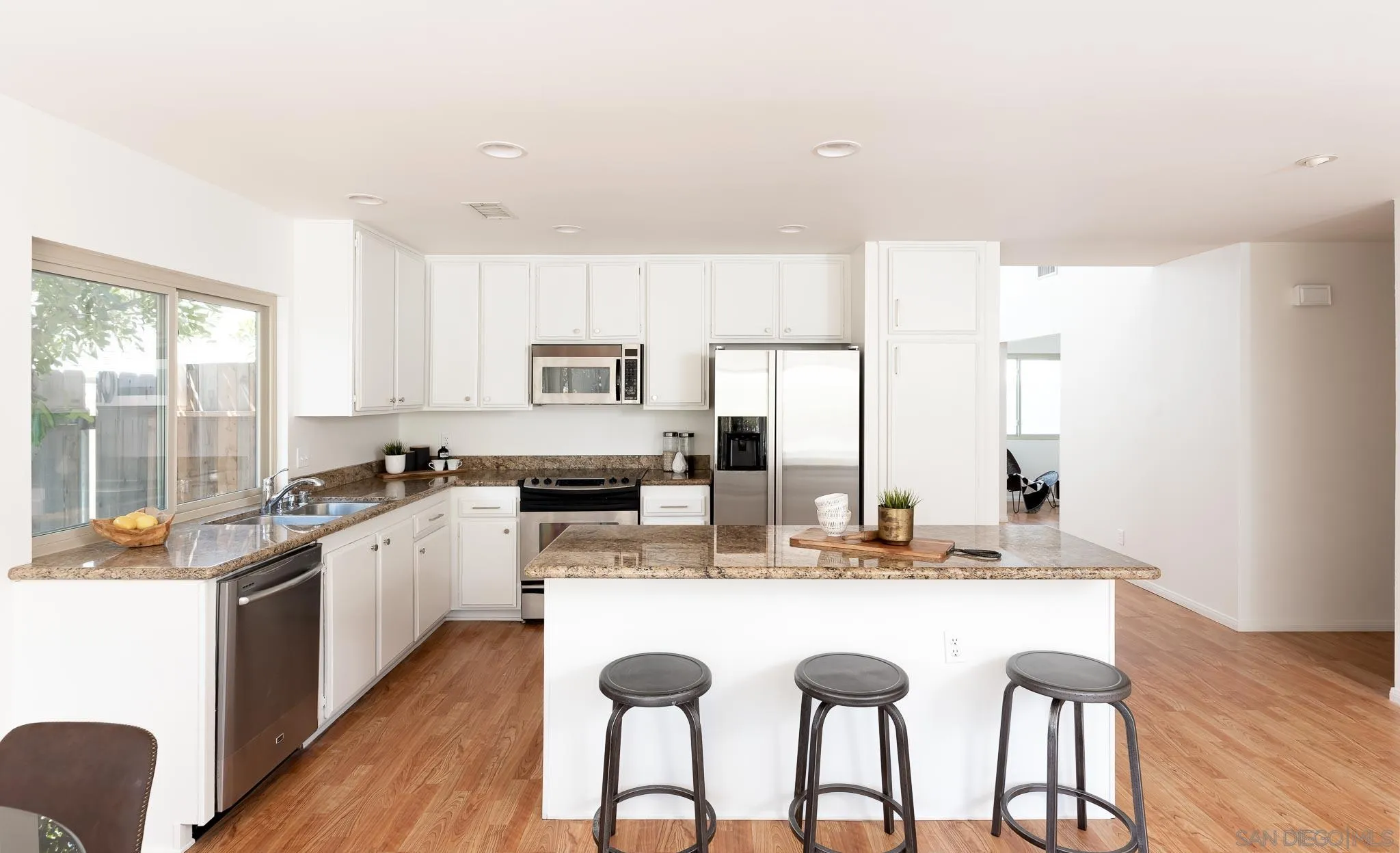 277 Rodney Avenue Encinitas, CA 92024 - Photo 7 of 19 Gallery Image 7