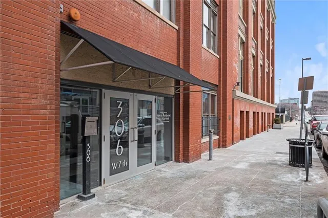 $295,000 | 306 West 7th Street, Unit 203, Kansas City, MO 64105